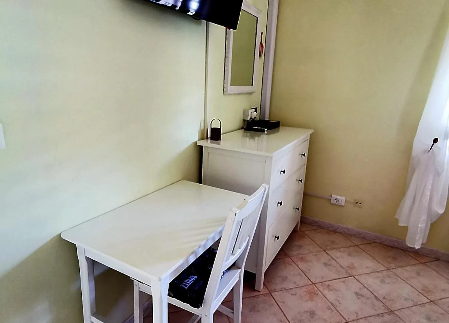 Essenza Del Mare Home Livorno 0*,  Italy